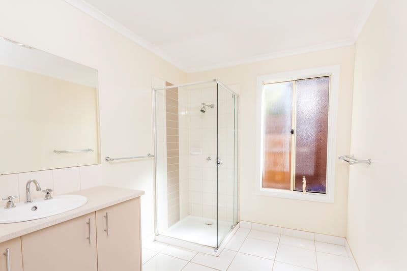 82 Fogarty Avenue, HIGHTON VIC 3216, Highton - Thumbnail 4