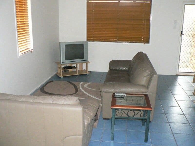 50 Latrobe Street, TANNUM SANDS QLD 4680, Tannum Sands - Thumbnail 2