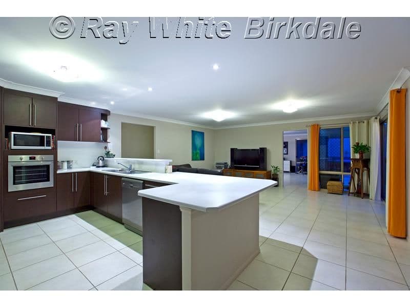 3 Izzies Place, WAKERLEY QLD 4154, Wakerley - Thumbnail 2