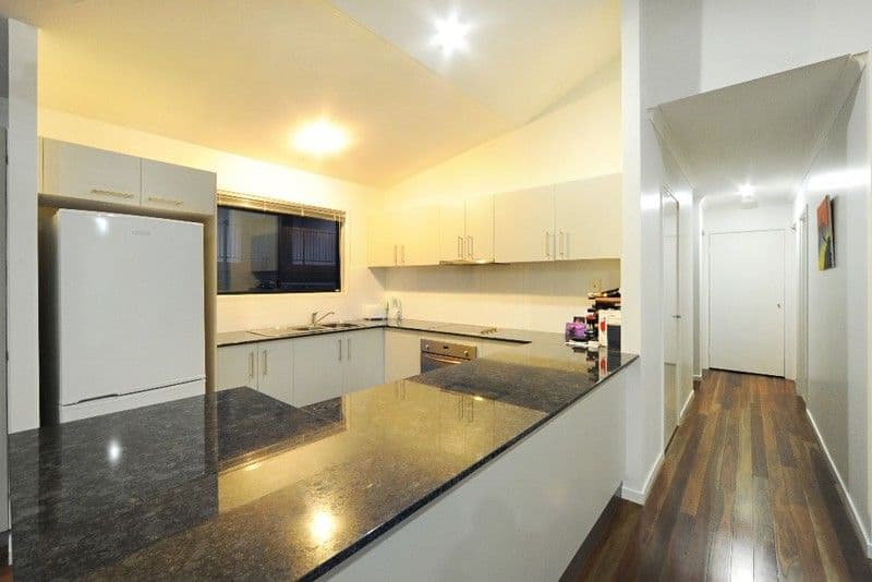 8 Curlew Court, JUBILEE POCKET QLD 4802, Jubilee Pocket - Thumbnail 3