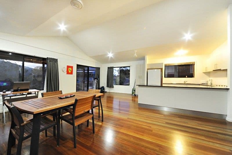 8 Curlew Court, JUBILEE POCKET QLD 4802, Jubilee Pocket - Thumbnail 4