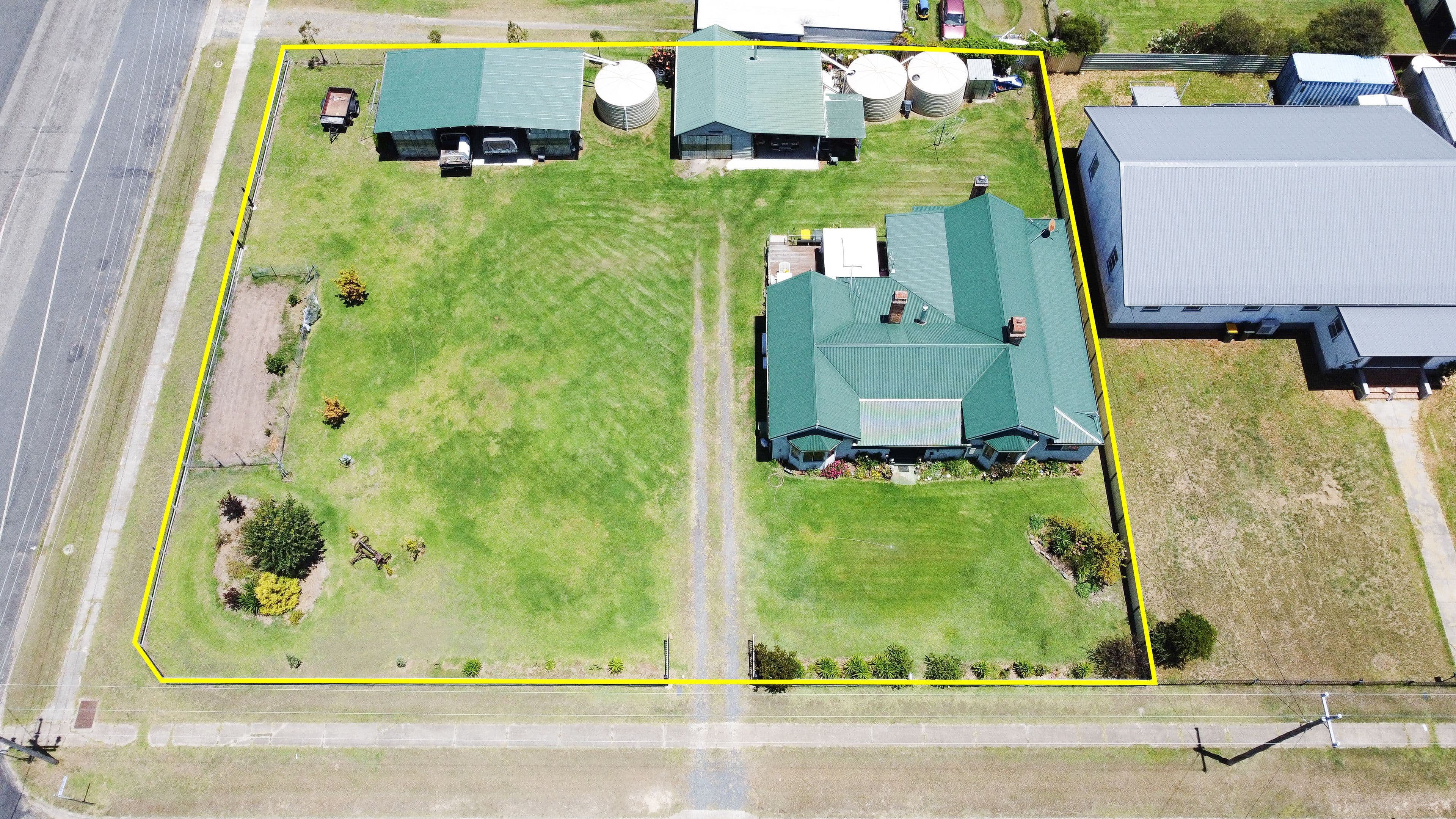 56-58 Merinda Street, Wallangarra QLD 4383, Wallangarra - Thumbnail 2