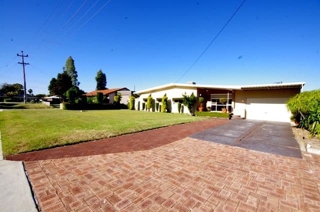 4 Ellerby Way, KOONDOOLA WA 6064, Koondoola - Image 1