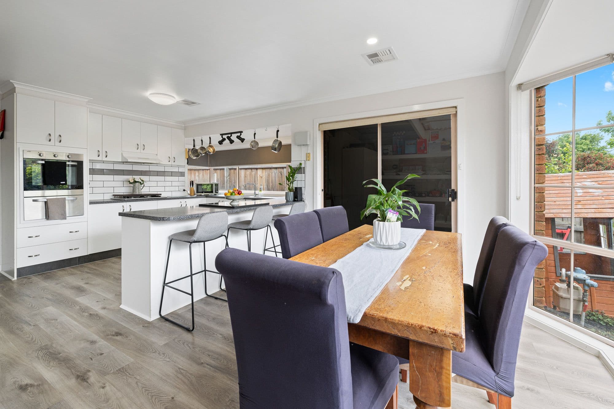37 Flemington Crescent, Werribee VIC 3030, Werribee - Thumbnail 3