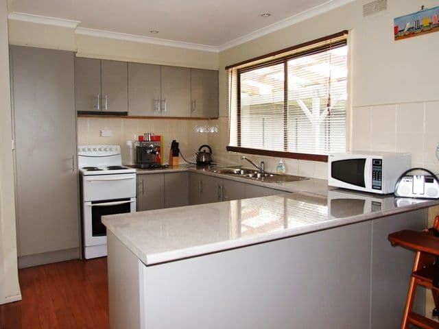 8 Seesburg Street, CAPE WOOLAMAI VIC 3925, Cape Woolamai - Thumbnail 2