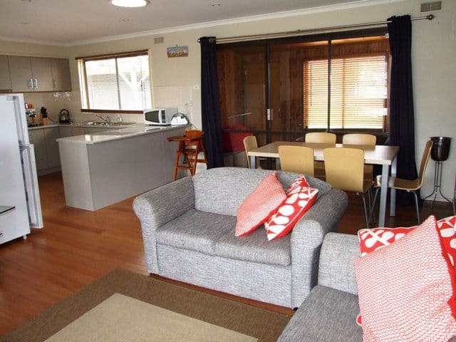 8 Seesburg Street, CAPE WOOLAMAI VIC 3925, Cape Woolamai - Thumbnail 5