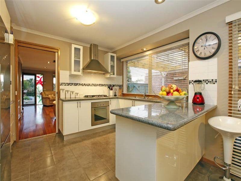 79 Thompson Circuit, MILL PARK VIC 3082, Mill Park - Thumbnail 3