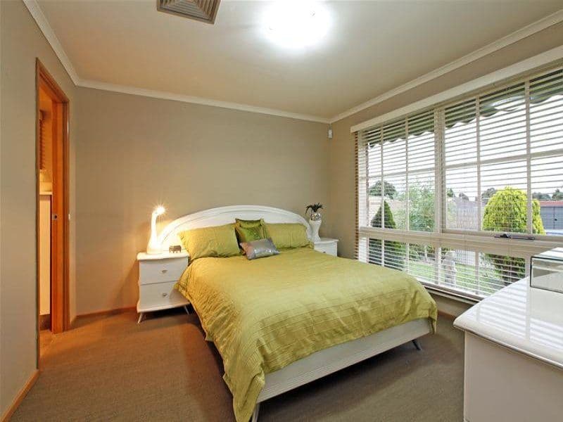 79 Thompson Circuit, MILL PARK VIC 3082, Mill Park - Thumbnail 4