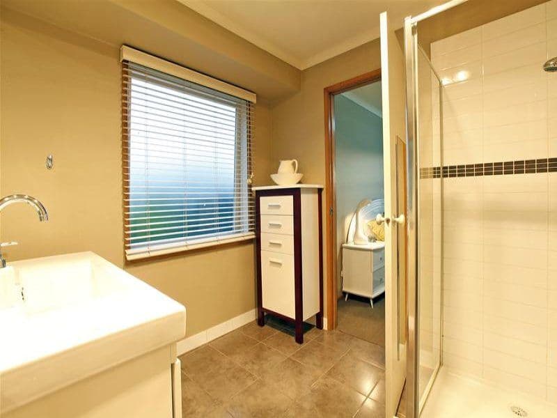 79 Thompson Circuit, MILL PARK VIC 3082, Mill Park - Thumbnail 5