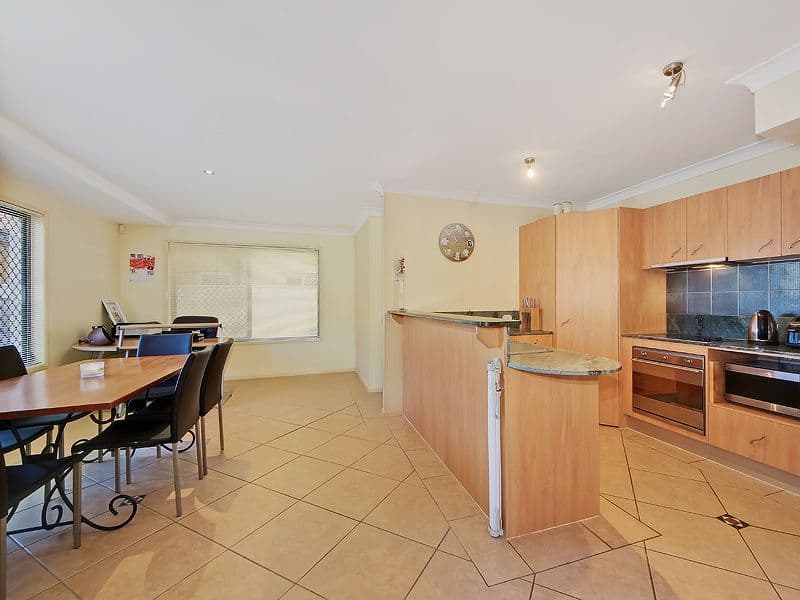 4 Mason Street, Southport QLD 4215, Southport - Thumbnail 2