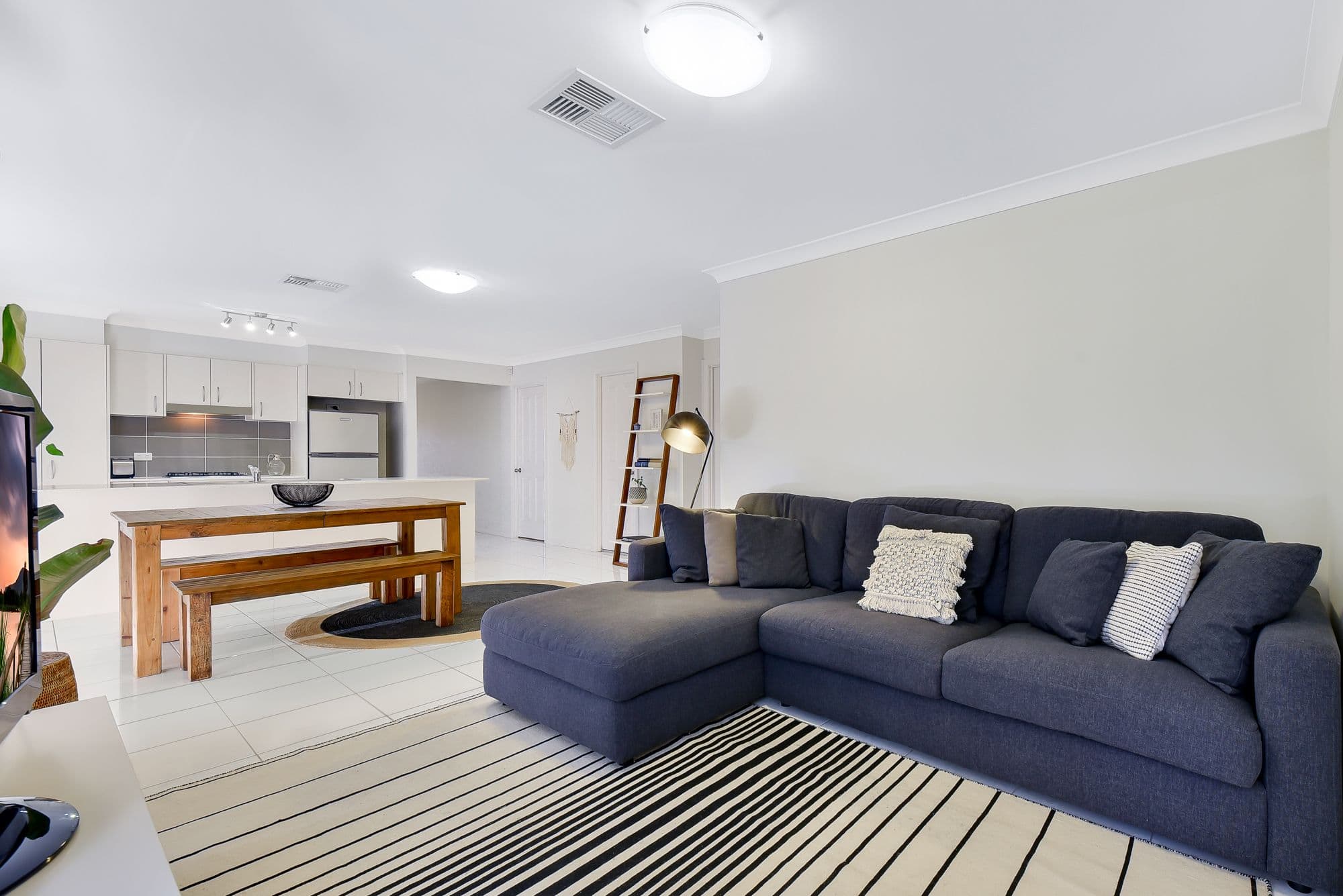 43 Franzman Avenue, Elderslie - Thumbnail 2