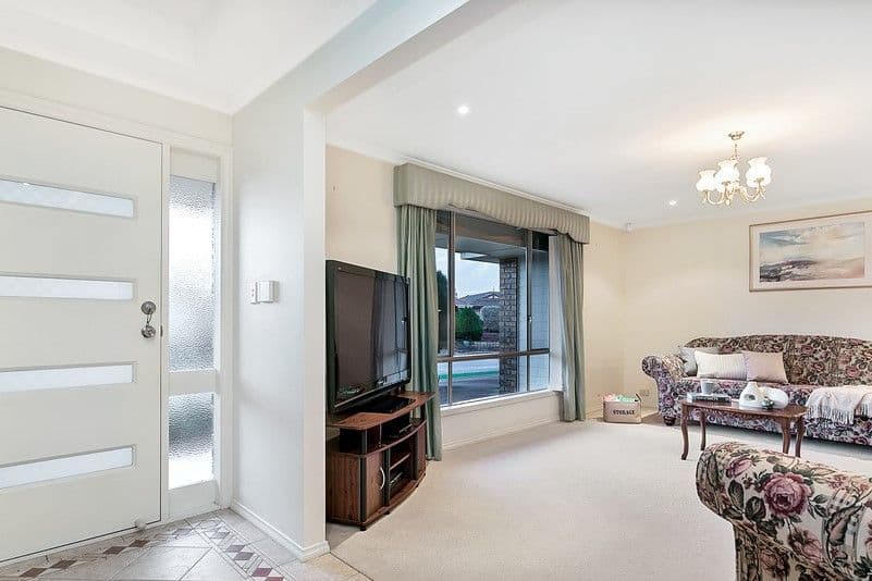 9 Parken Crescent, Noarlunga Downs SA 5168, Noarlunga Downs - Thumbnail 2