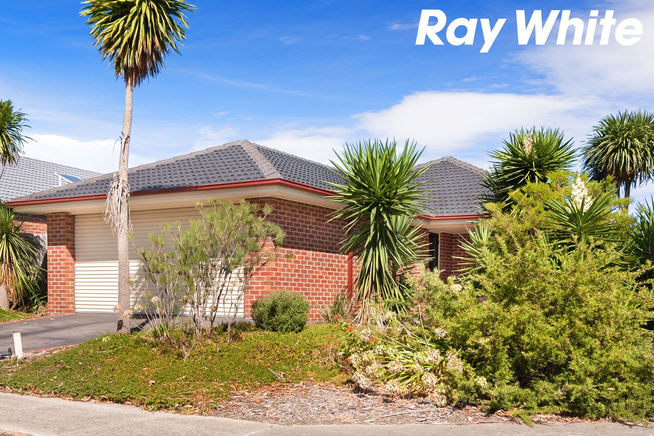 33 Azalea Avenue, Pakenham VIC 3810, Pakenham - Thumbnail 2