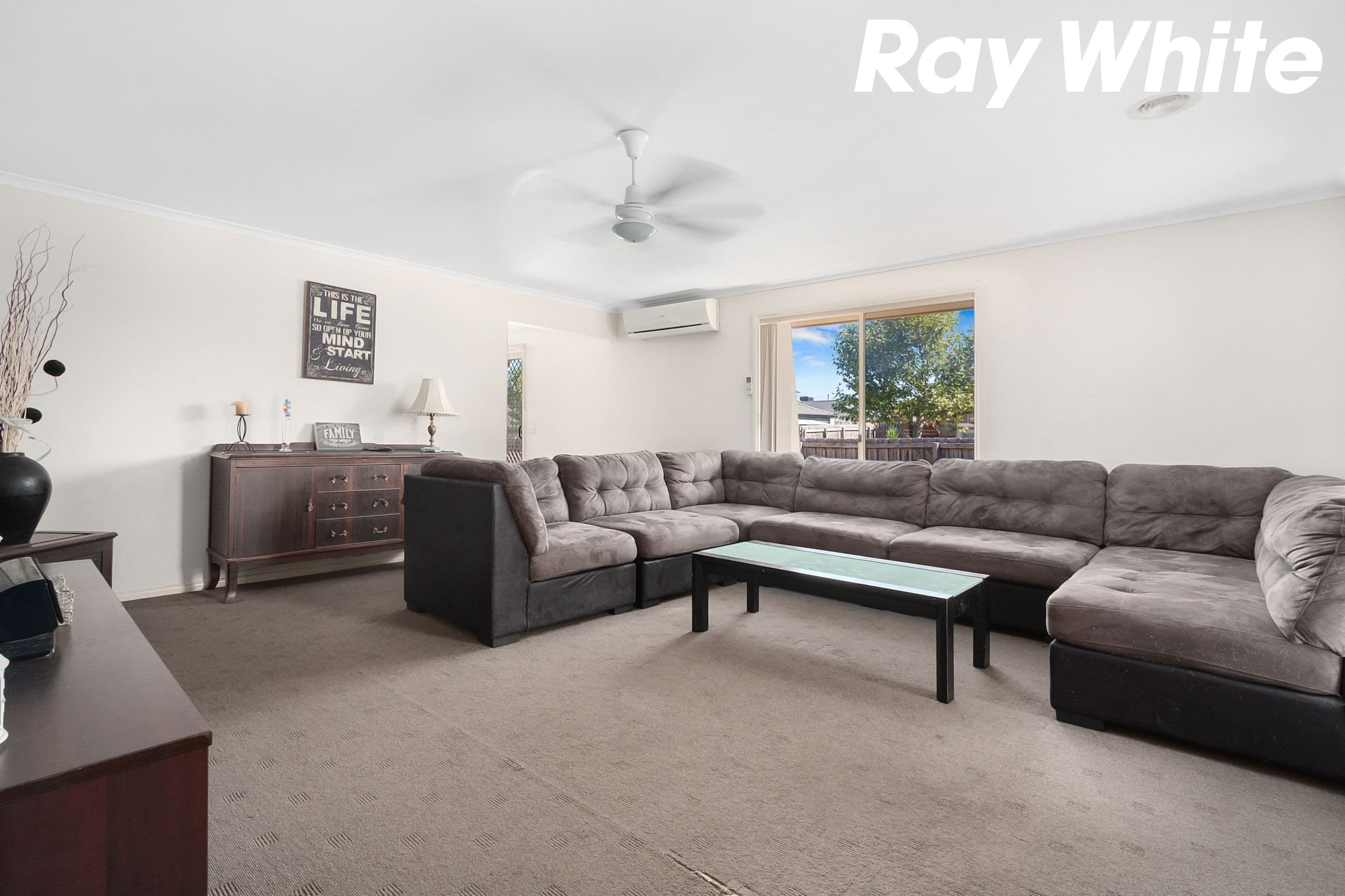 33 Azalea Avenue, Pakenham VIC 3810, Pakenham - Thumbnail 3