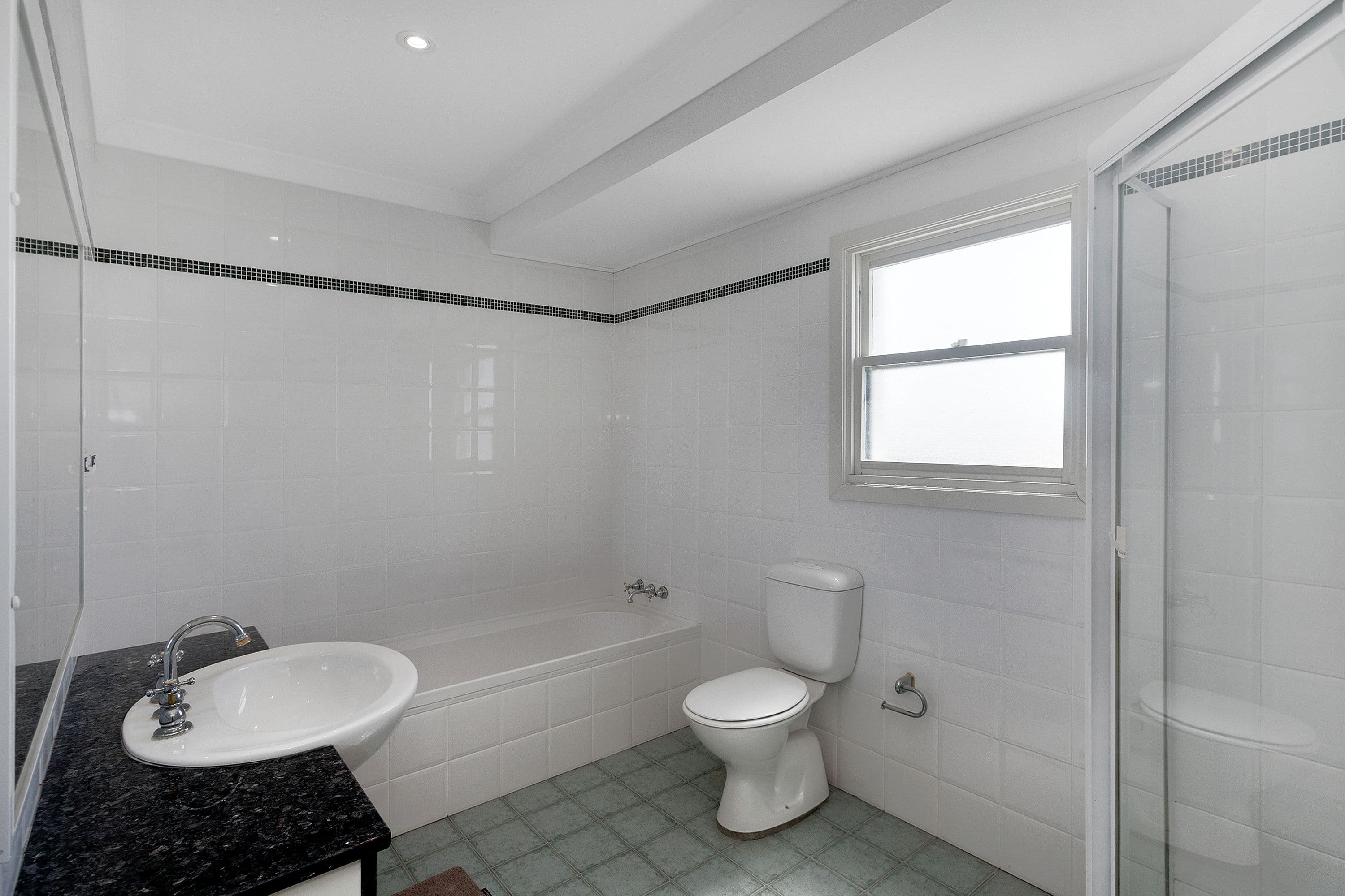 208/1-2 Tarni Court, New Port - Thumbnail 8