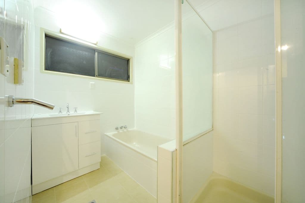 8 Iluka Street, CANNONVALE QLD 4802, Cannonvale - Thumbnail 7
