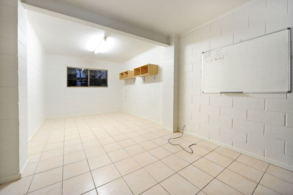 8 Iluka Street, CANNONVALE QLD 4802, Cannonvale - Thumbnail 8
