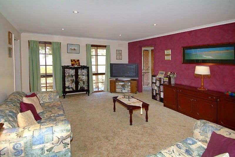 51 Cuthbert Drive, MILL PARK VIC 3082, Mill Park - Thumbnail 2