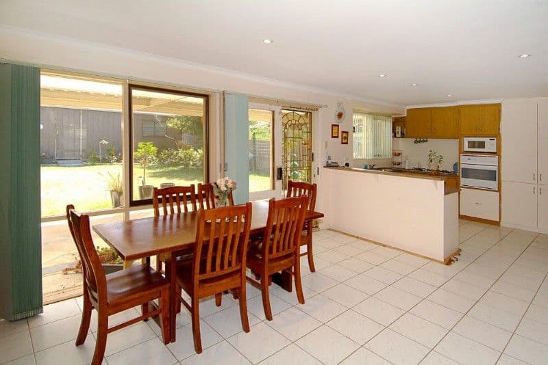 51 Cuthbert Drive, MILL PARK VIC 3082, Mill Park - Thumbnail 4