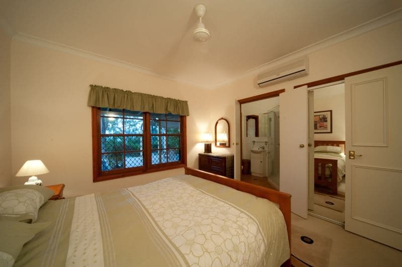 31A Manooka Drive, CANNONVALE QLD 4802, Cannonvale - Thumbnail 7