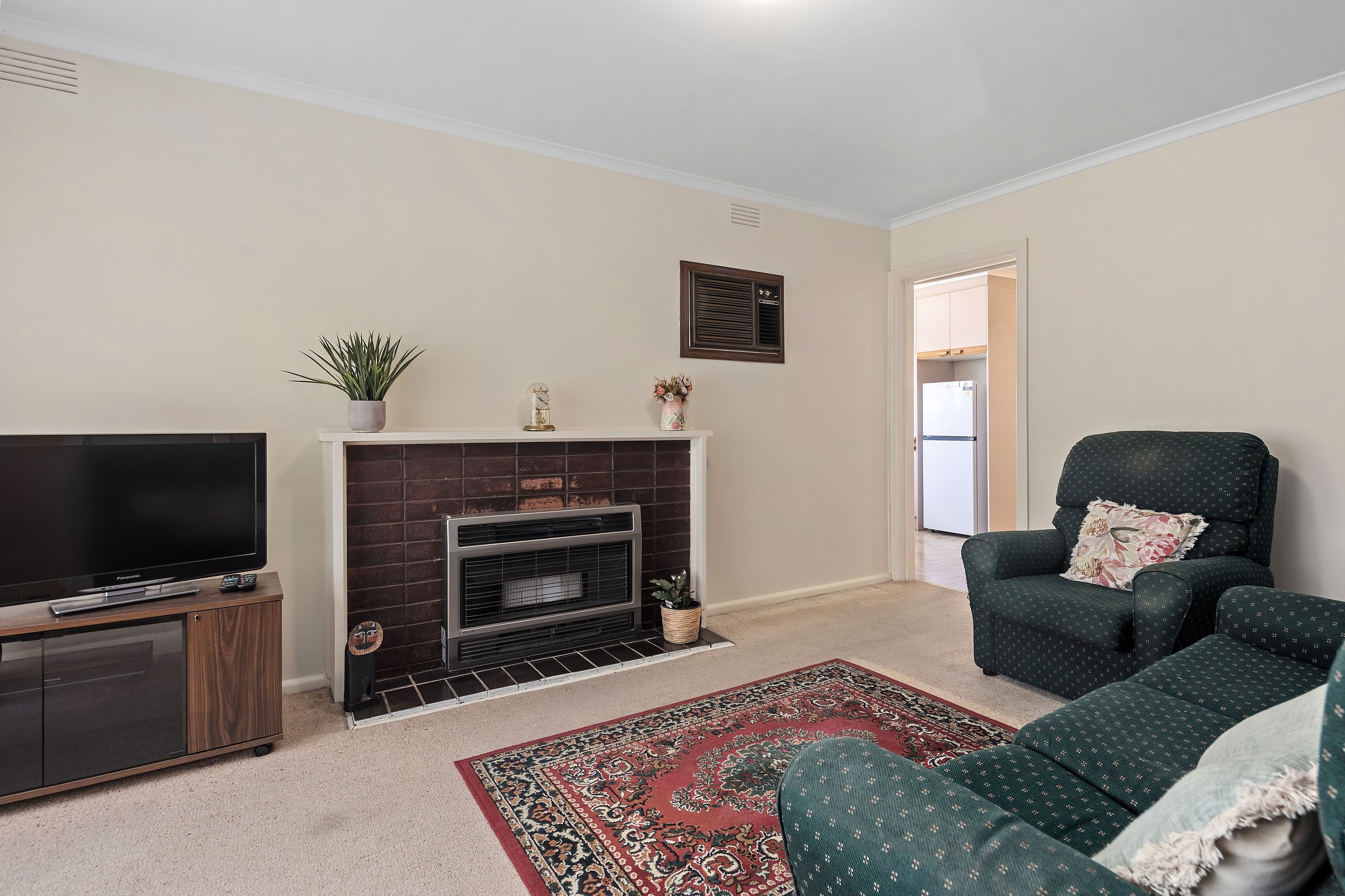 45 Valentine Avenue, Thomastown VIC 3074, Thomastown - Thumbnail 2