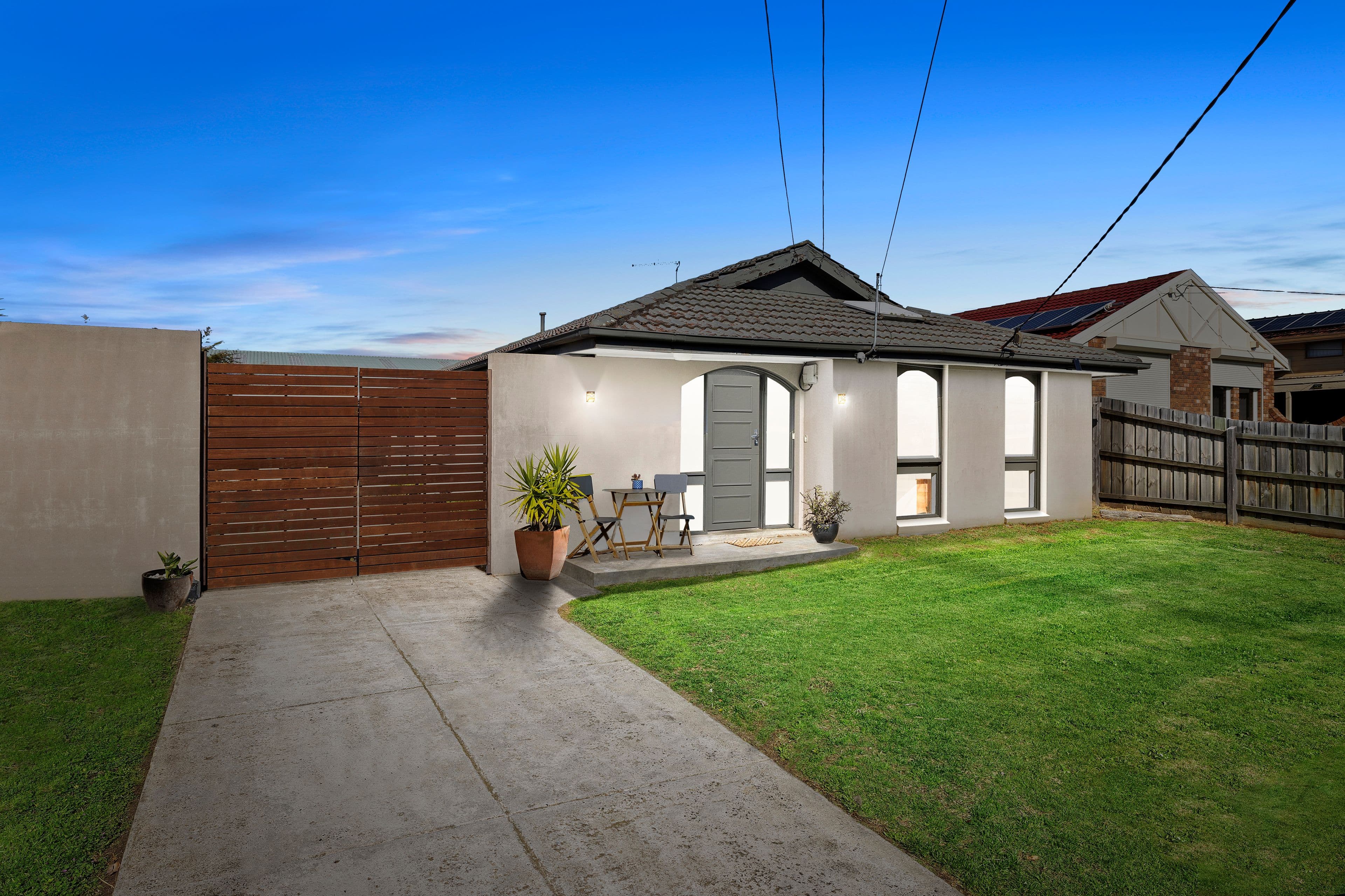 56 Snowdon Drive, Cheltenham VIC 3192, Cheltenham - Thumbnail 2