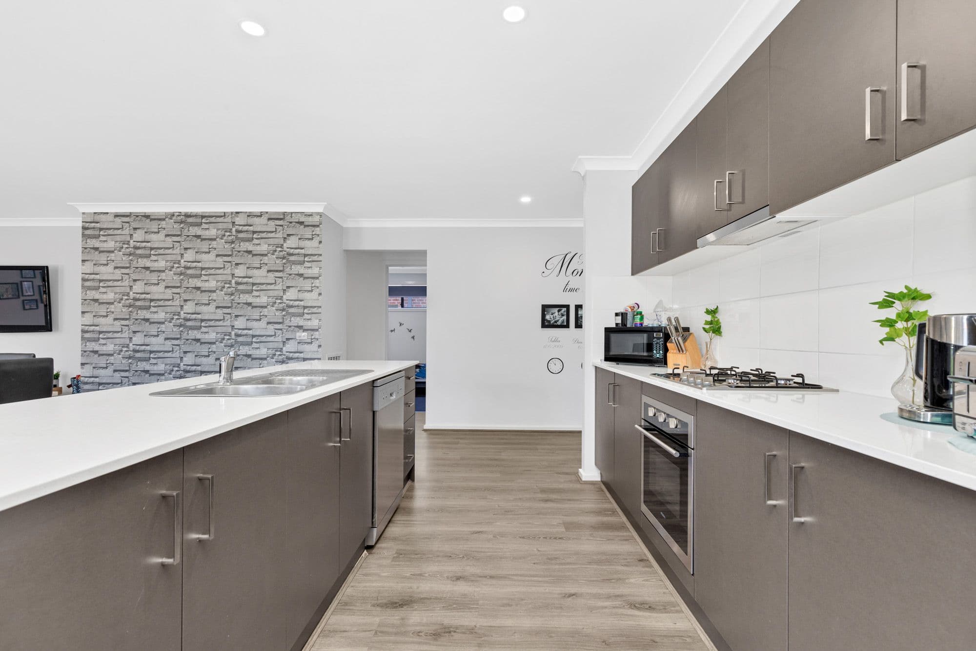 24 Harogen Drive, Werribee VIC 3030, Werribee - Thumbnail 3