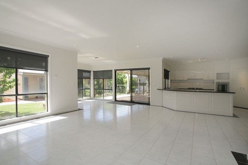 33 Claremont Way, LYSTERFIELD VIC 3156, Lysterfield - Thumbnail 3