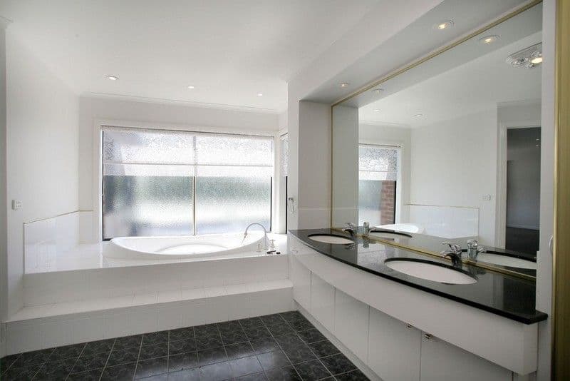 33 Claremont Way, LYSTERFIELD VIC 3156, Lysterfield - Thumbnail 4