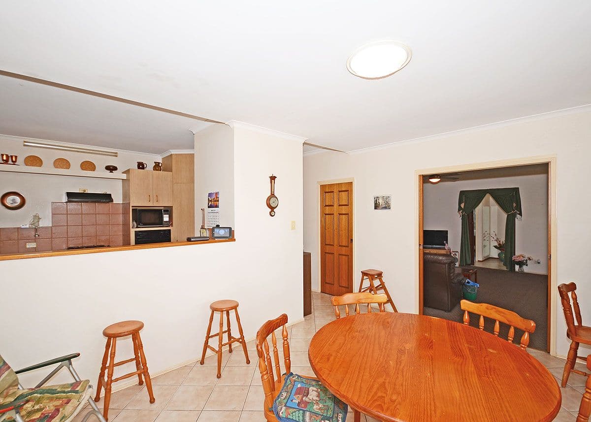 19 Helsham Street, POINT VERNON QLD 4655, Point Vernon - Thumbnail 6
