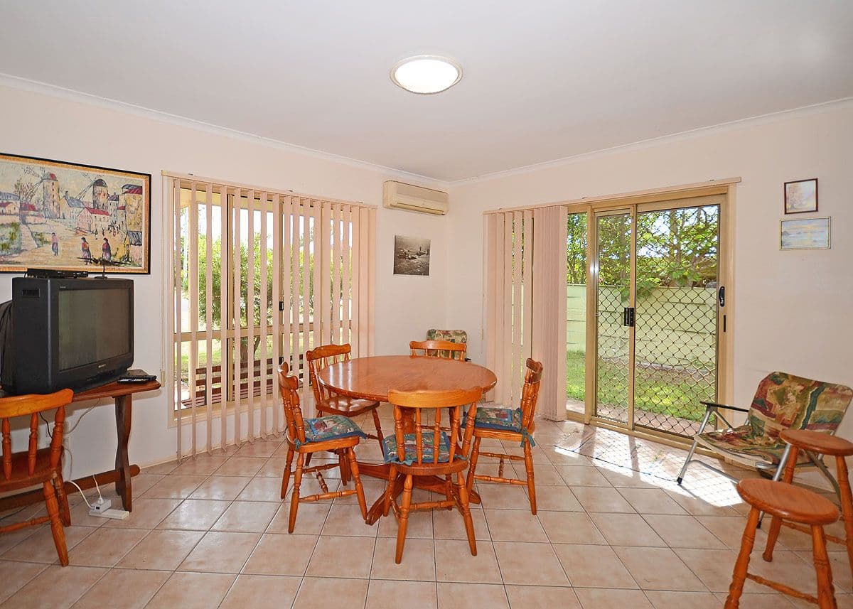 19 Helsham Street, POINT VERNON QLD 4655, Point Vernon - Thumbnail 7