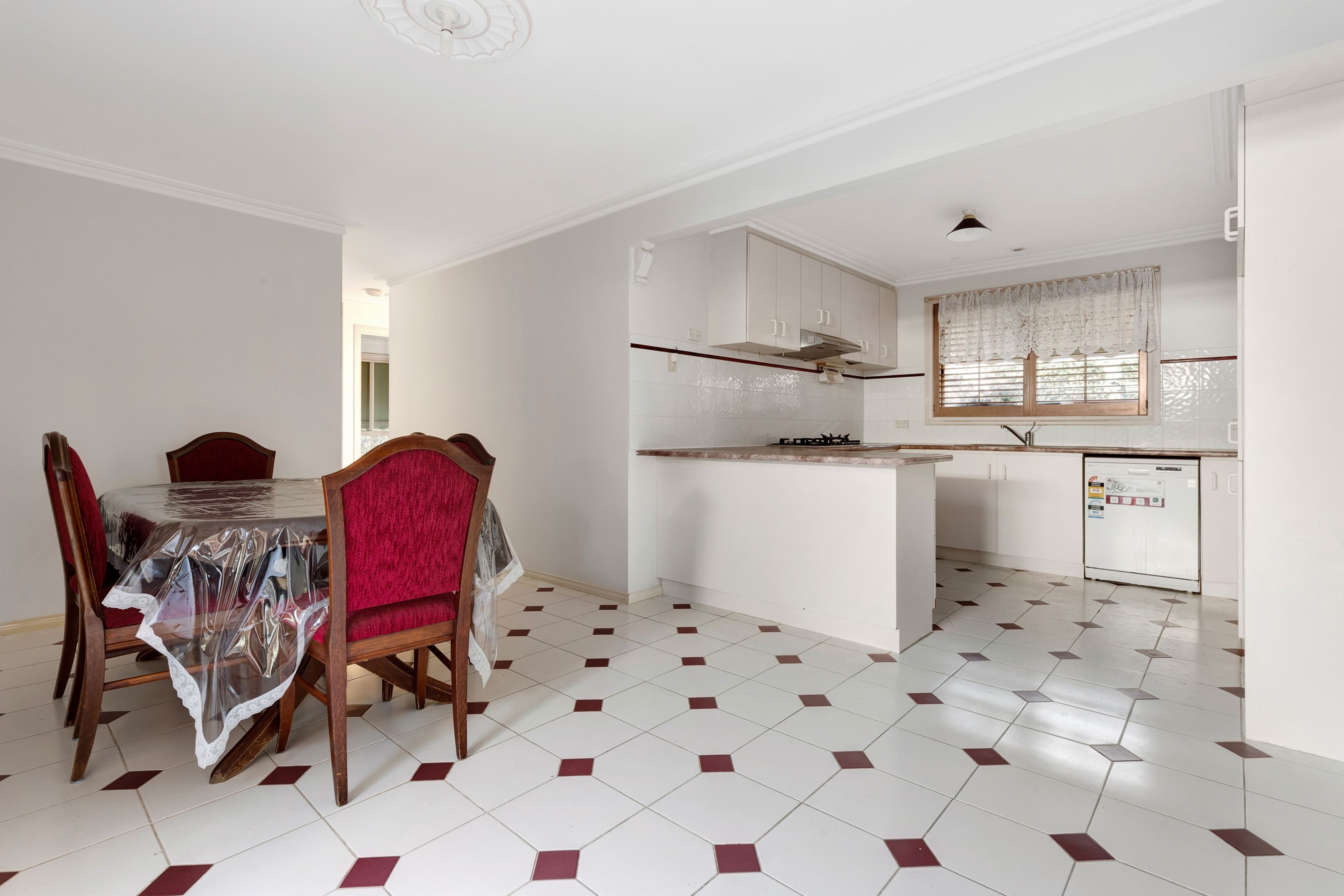 9 Wenlock Avenue, Altona Meadows VIC 3028, Altona Meadows - Thumbnail 7