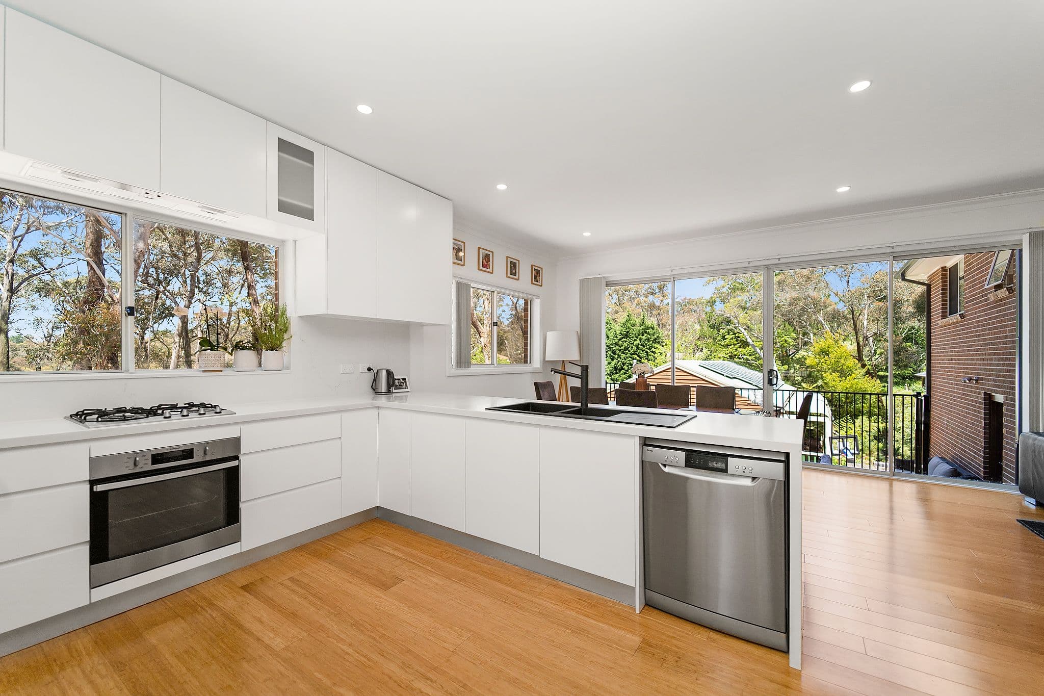 25 Fourth Avenue, Katoomba NSW 2780, Katoomba - Thumbnail 2
