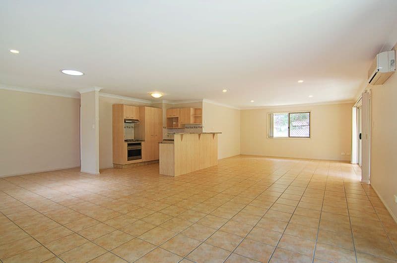 63 Greenway Boulevard, MAUDSLAND QLD 4210, Maudsland - Thumbnail 4