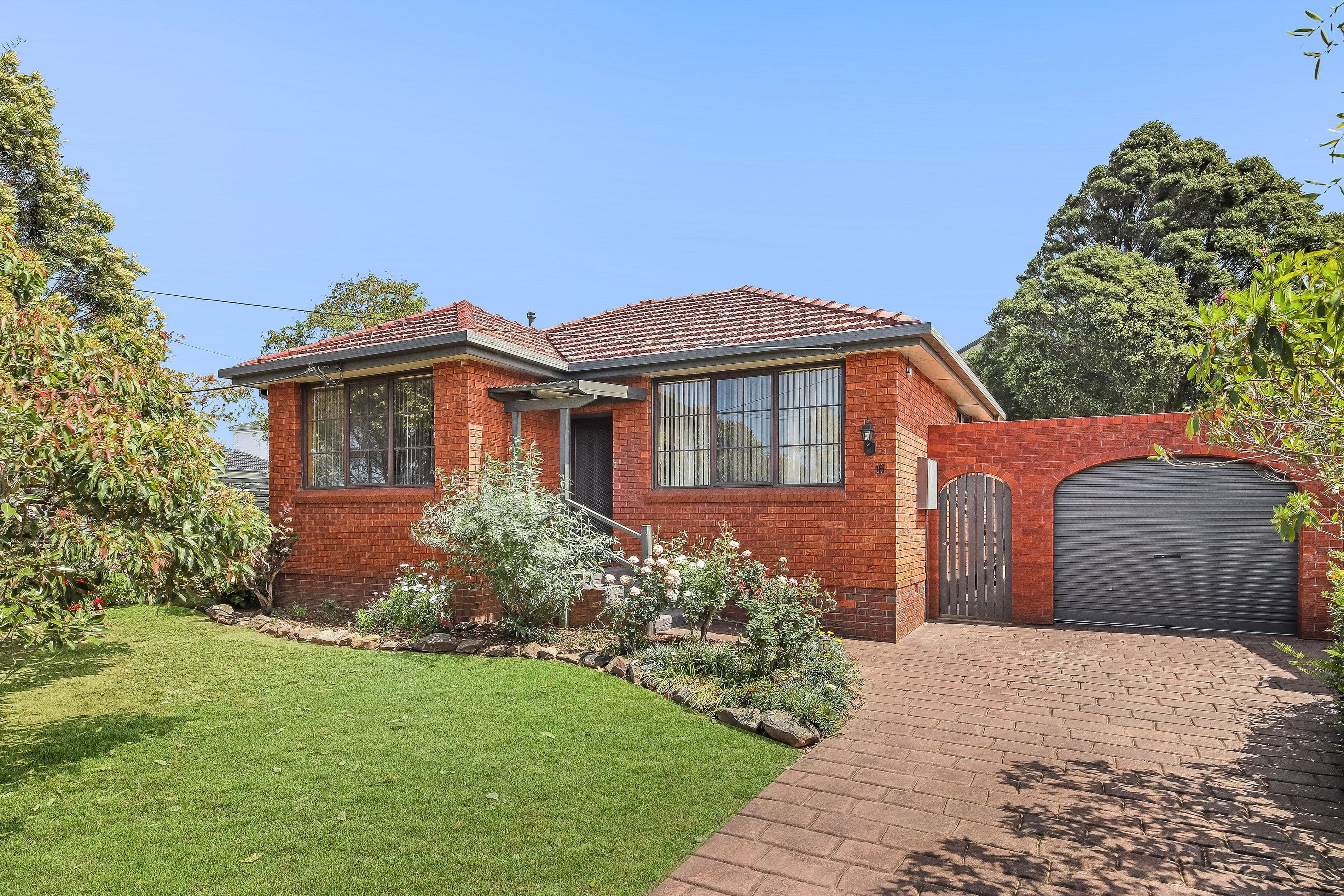 16 Riga Avenue, Greenacre - Image 1
