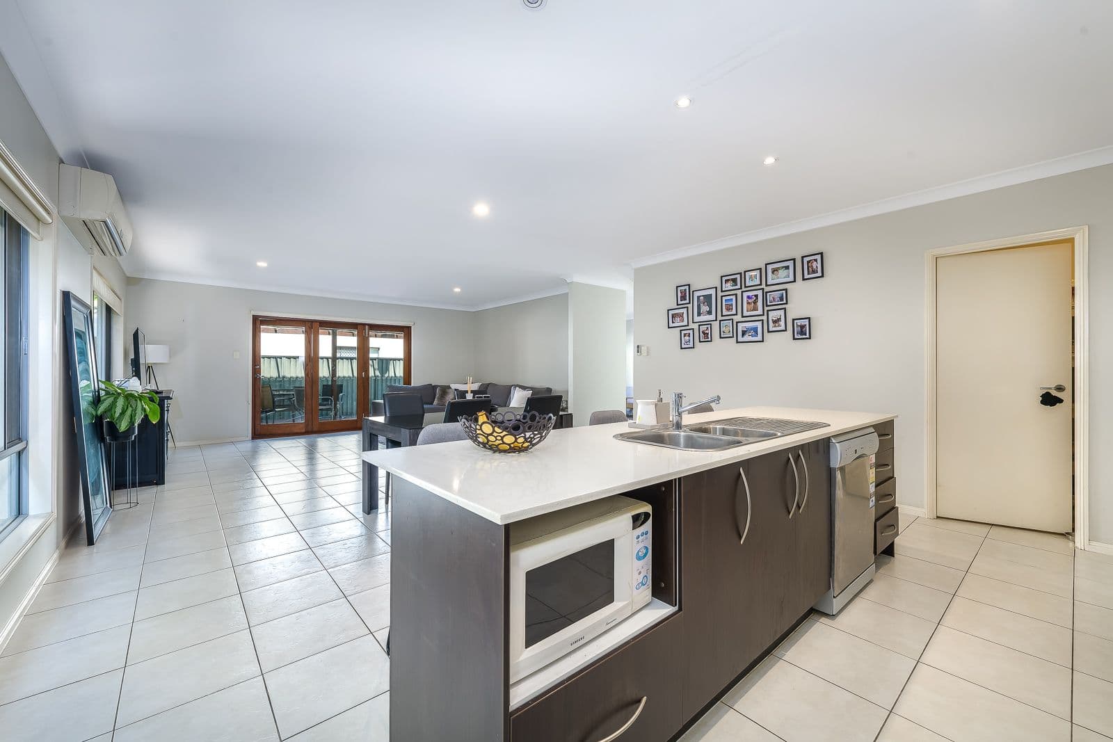94 Compass Drive, Biggera Waters QLD 4216, Biggera Waters - Thumbnail 6
