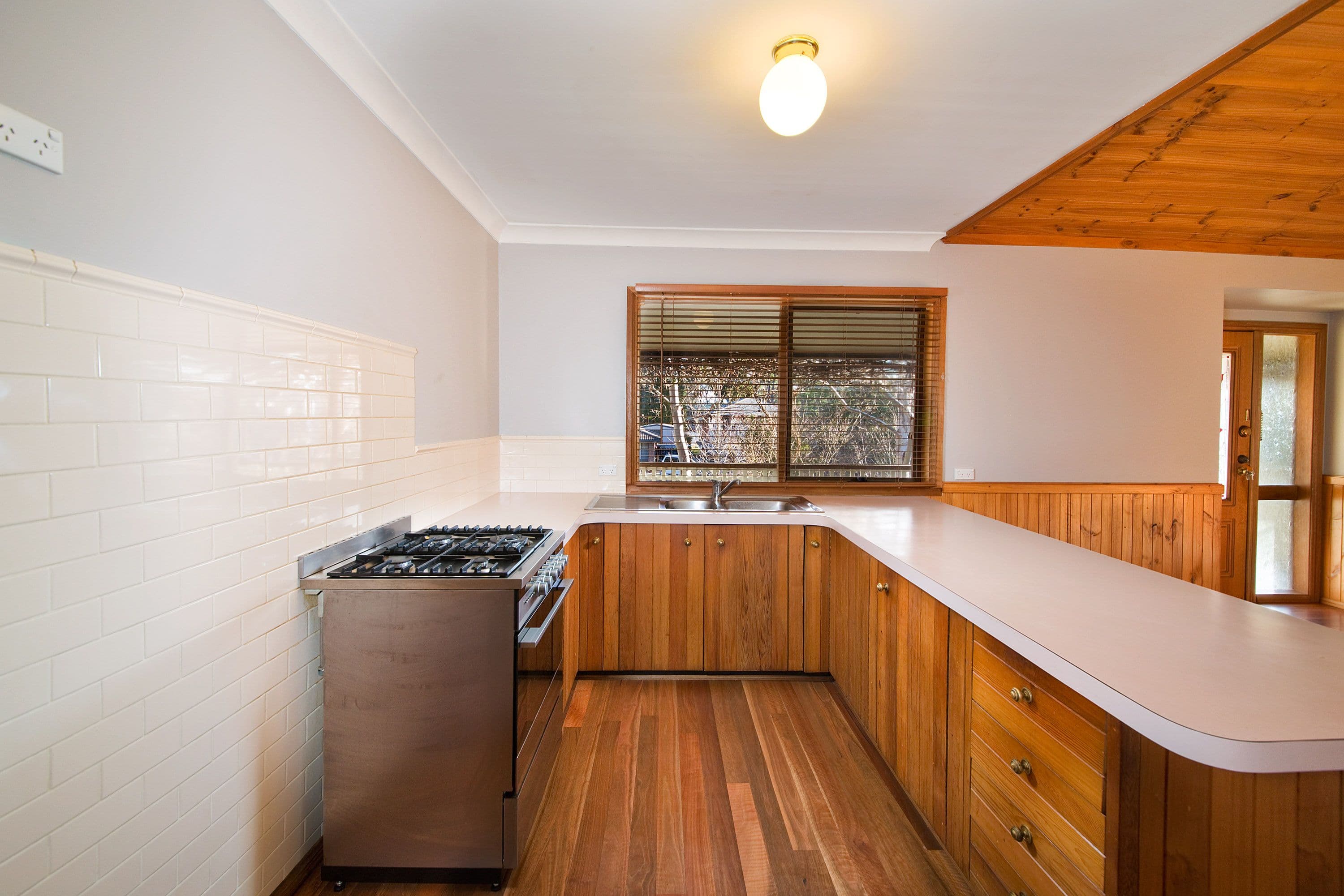 22 Grand View Road, Mount Victoria - Thumbnail 3