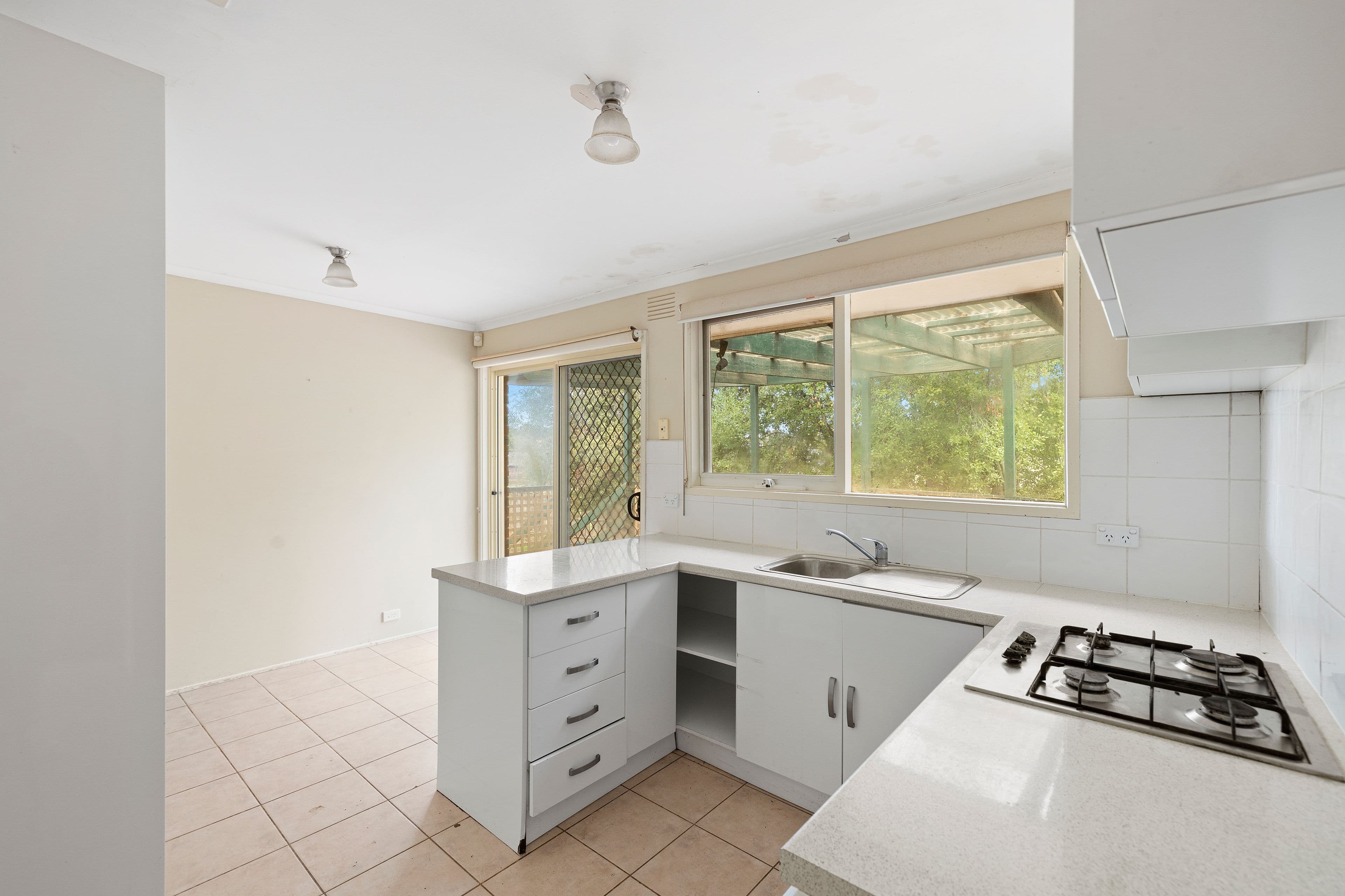 20 Tamboon Drive, Rowville VIC 3178, Rowville - Thumbnail 4