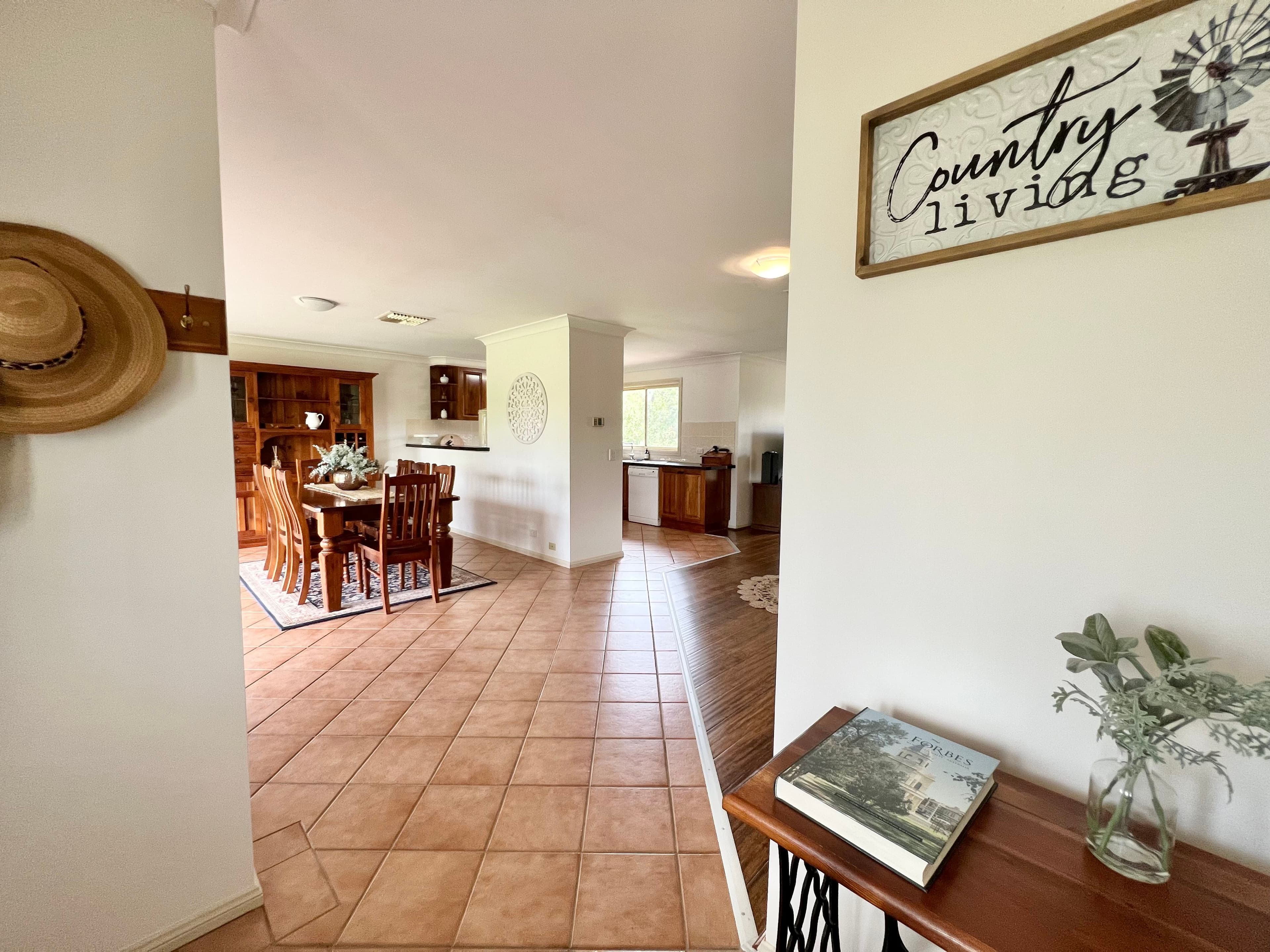 7-9 Reymond Street, Forbes NSW 2871, Forbes - Thumbnail 2