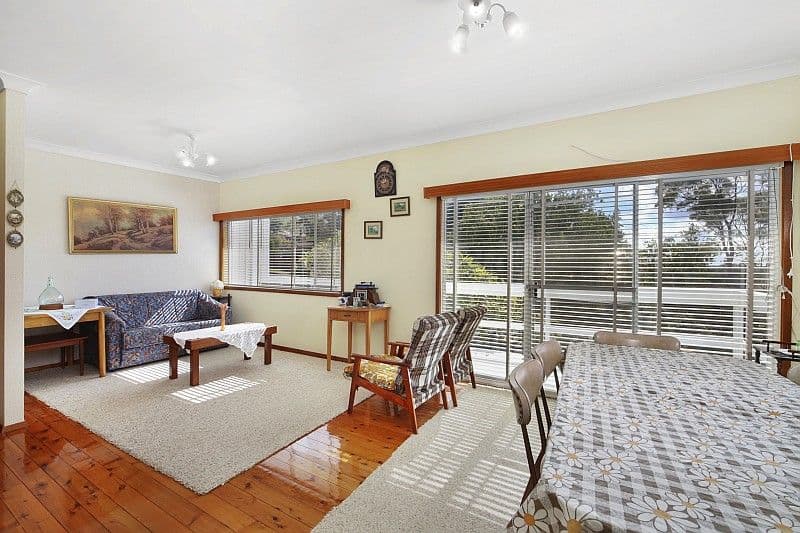 12 Shannon Parade, BERKELEY VALE NSW 2261, Berkeley Vale - Thumbnail 2