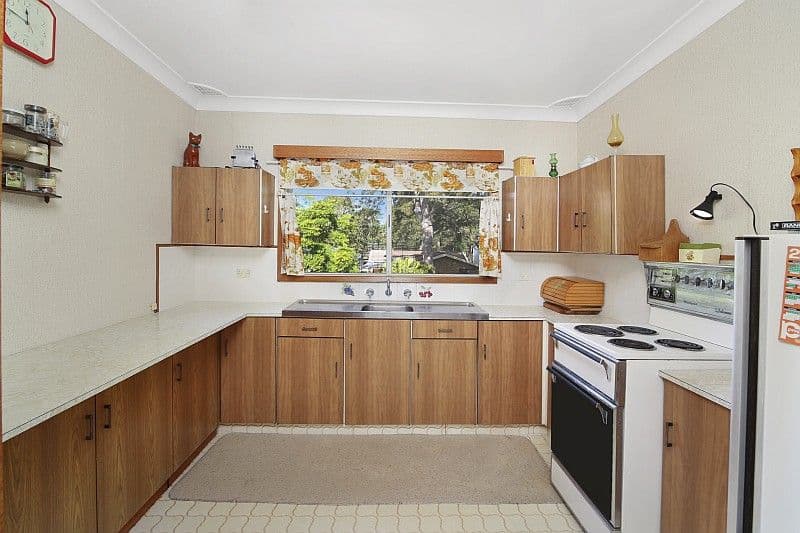 12 Shannon Parade, BERKELEY VALE NSW 2261, Berkeley Vale - Thumbnail 6