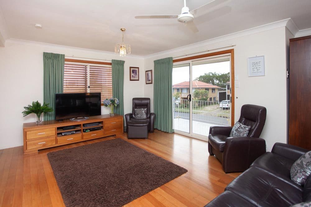 7 Linfield Street, Mansfield QLD 4122, Mansfield - Thumbnail 2