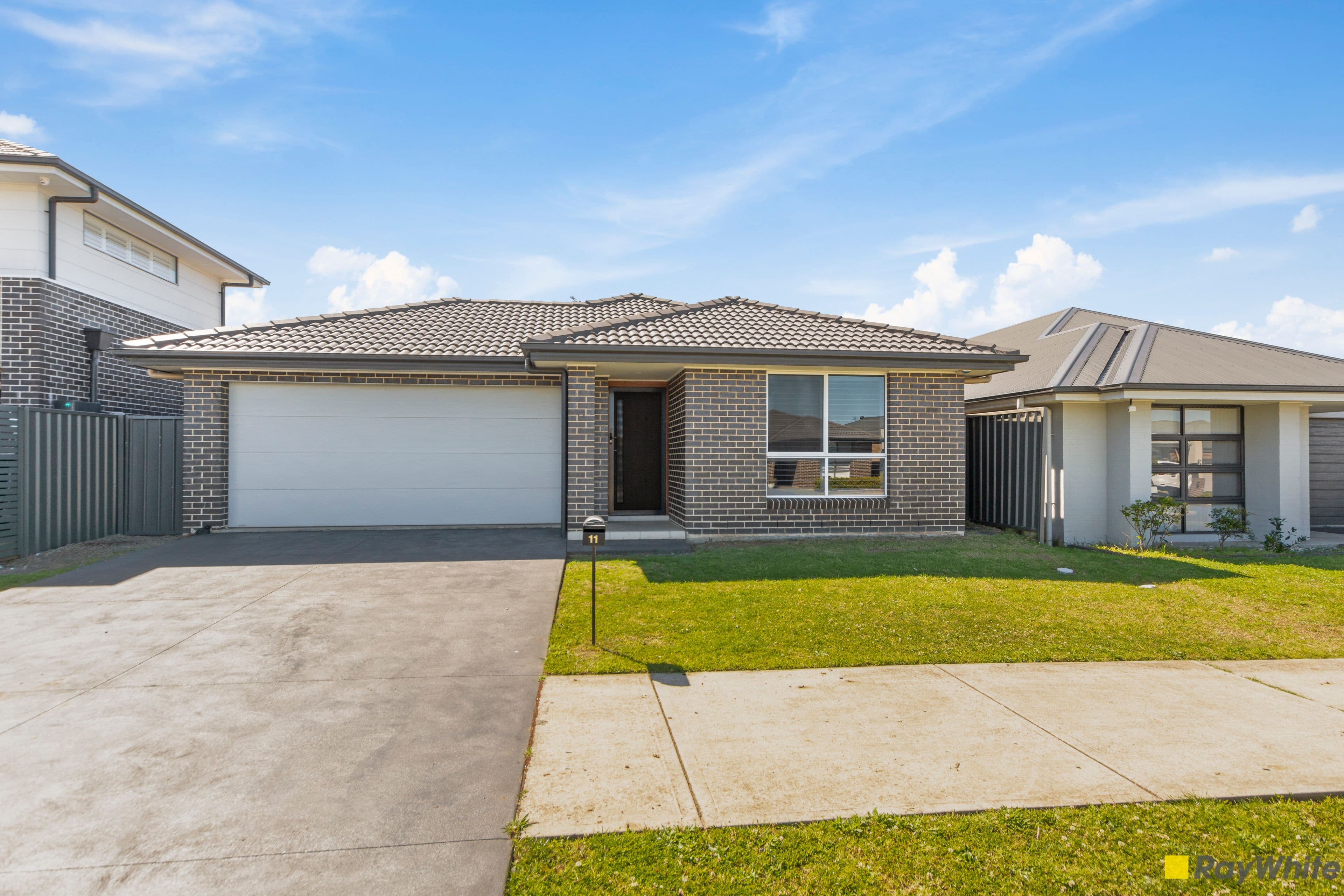 11 Wholahan Avenue, Horsley NSW 2530, Horsley - Image 1