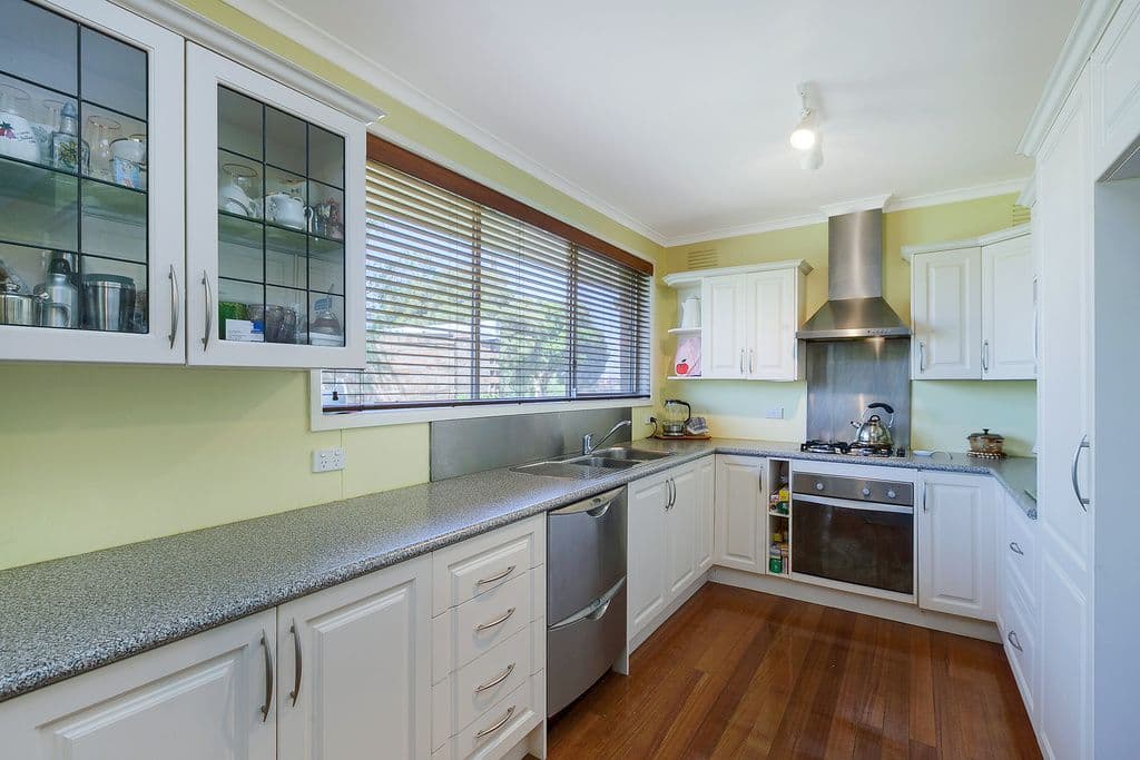 8 Peppercorn Parade, Epping VIC 3076, Epping - Thumbnail 2
