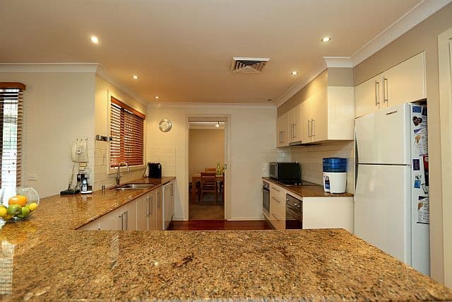 22 Jacaranda Drive, GEORGES HALL NSW 2198, Georges Hall - Thumbnail 4