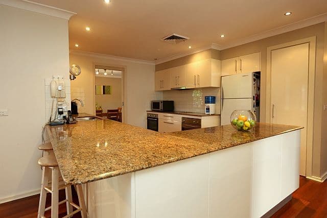 22 Jacaranda Drive, GEORGES HALL NSW 2198, Georges Hall - Thumbnail 5