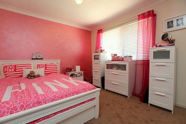 22 Jacaranda Drive, GEORGES HALL NSW 2198, Georges Hall - Thumbnail 8