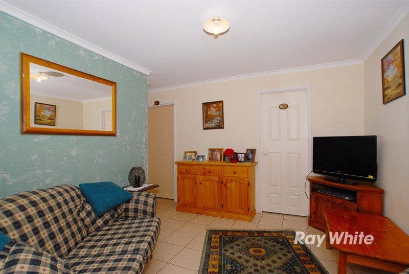 17 Denham Crescent, CRANBOURNE VIC 3977, Cranbourne North - Thumbnail 3