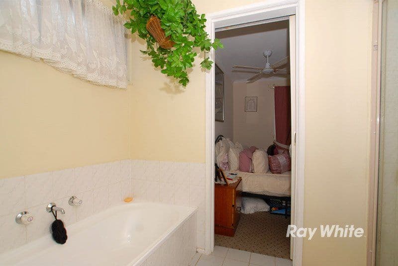17 Denham Crescent, CRANBOURNE VIC 3977, Cranbourne North - Thumbnail 7