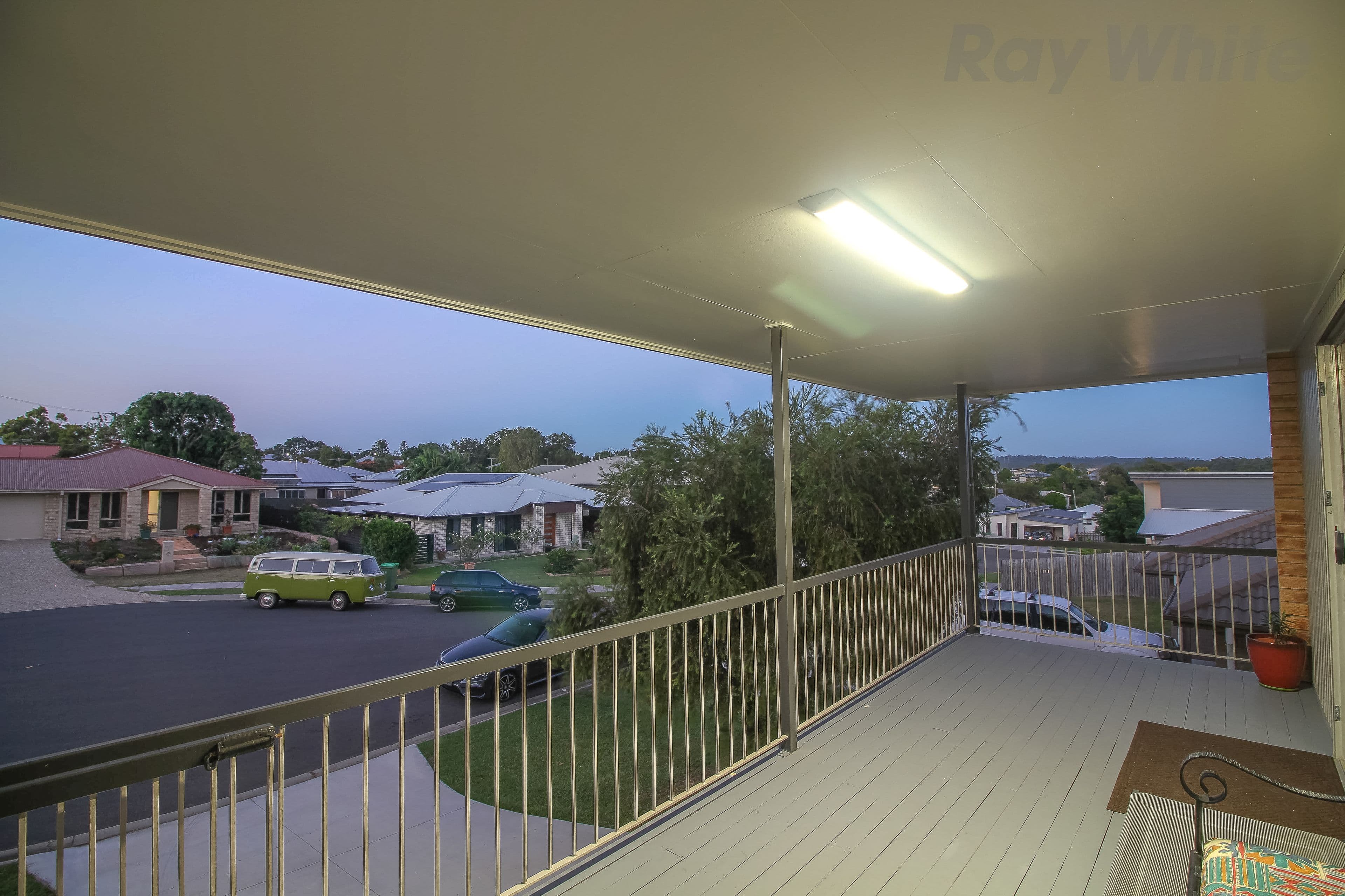 8 Gardner Place, Silkstone QLD 4304, Silkstone - Thumbnail 2